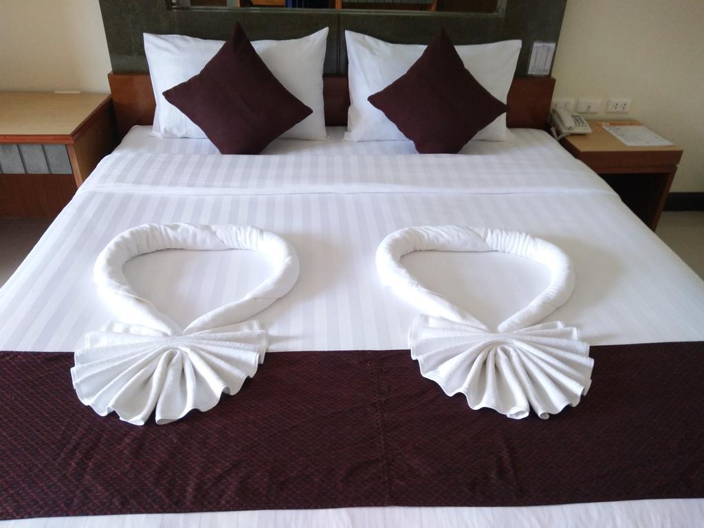 Pornthep Hotel 2 Ban Klong Haeng Bagian luar foto