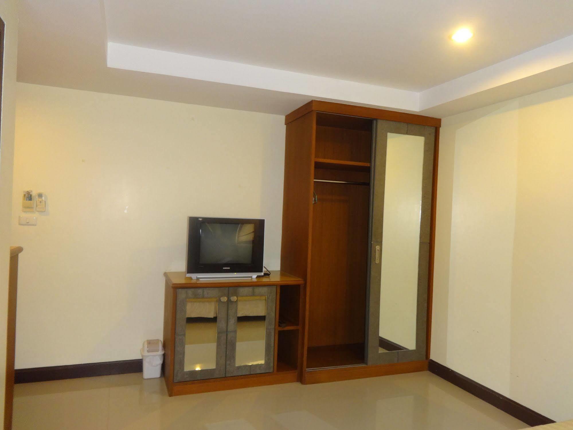 Pornthep Hotel 2 Ban Klong Haeng Bagian luar foto