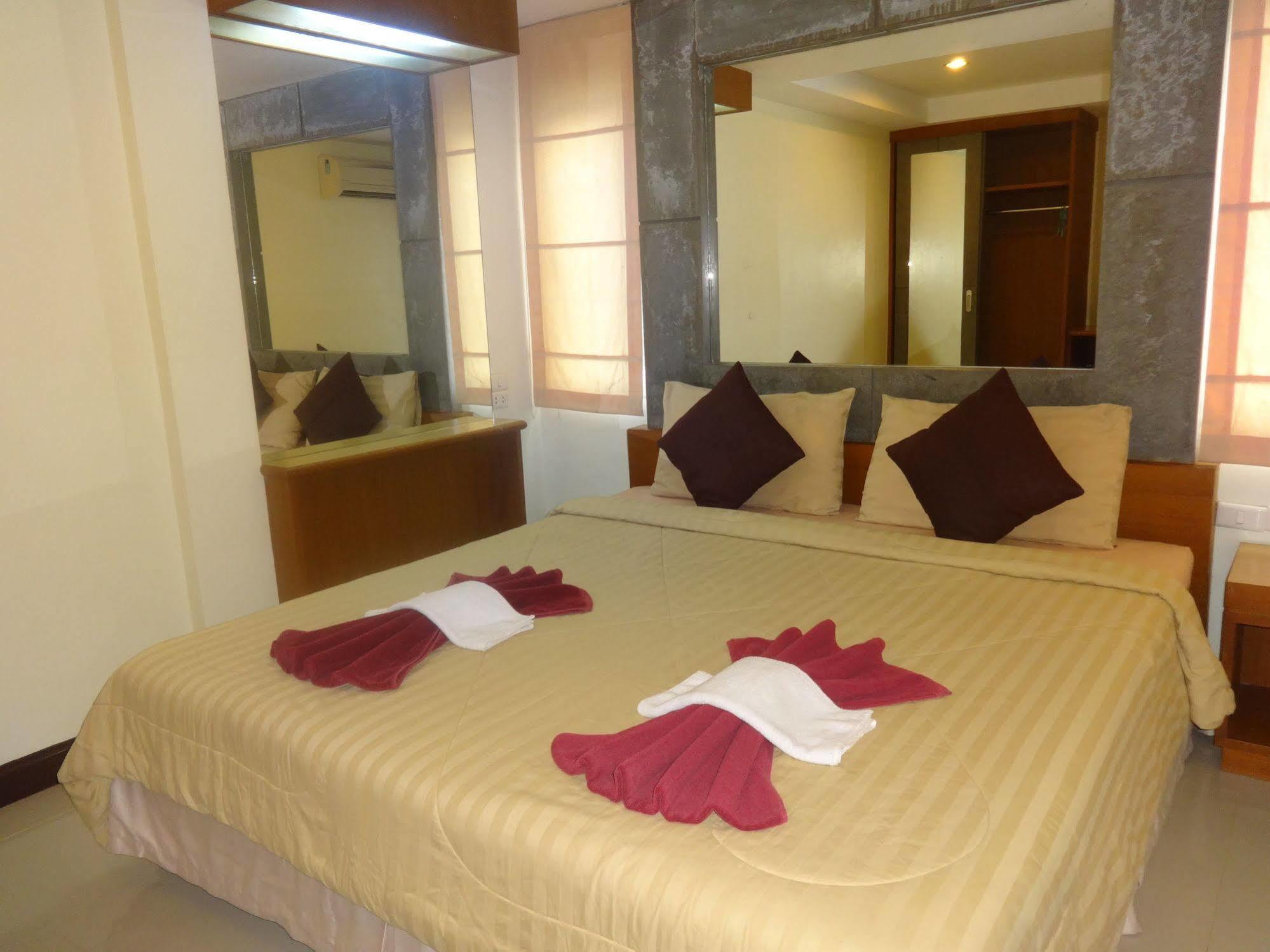Pornthep Hotel 2 Ban Klong Haeng Bagian luar foto