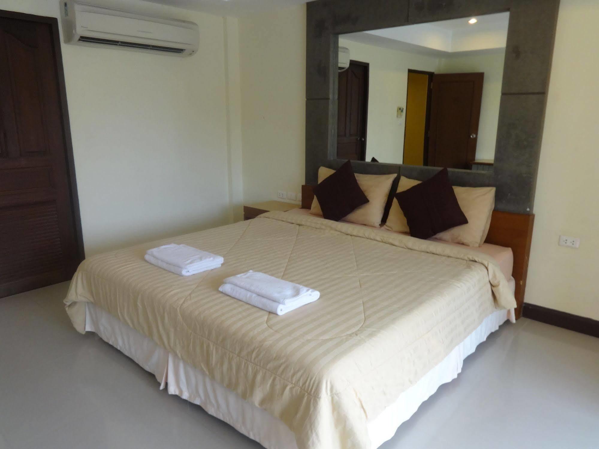 Pornthep Hotel 2 Ban Klong Haeng Bagian luar foto