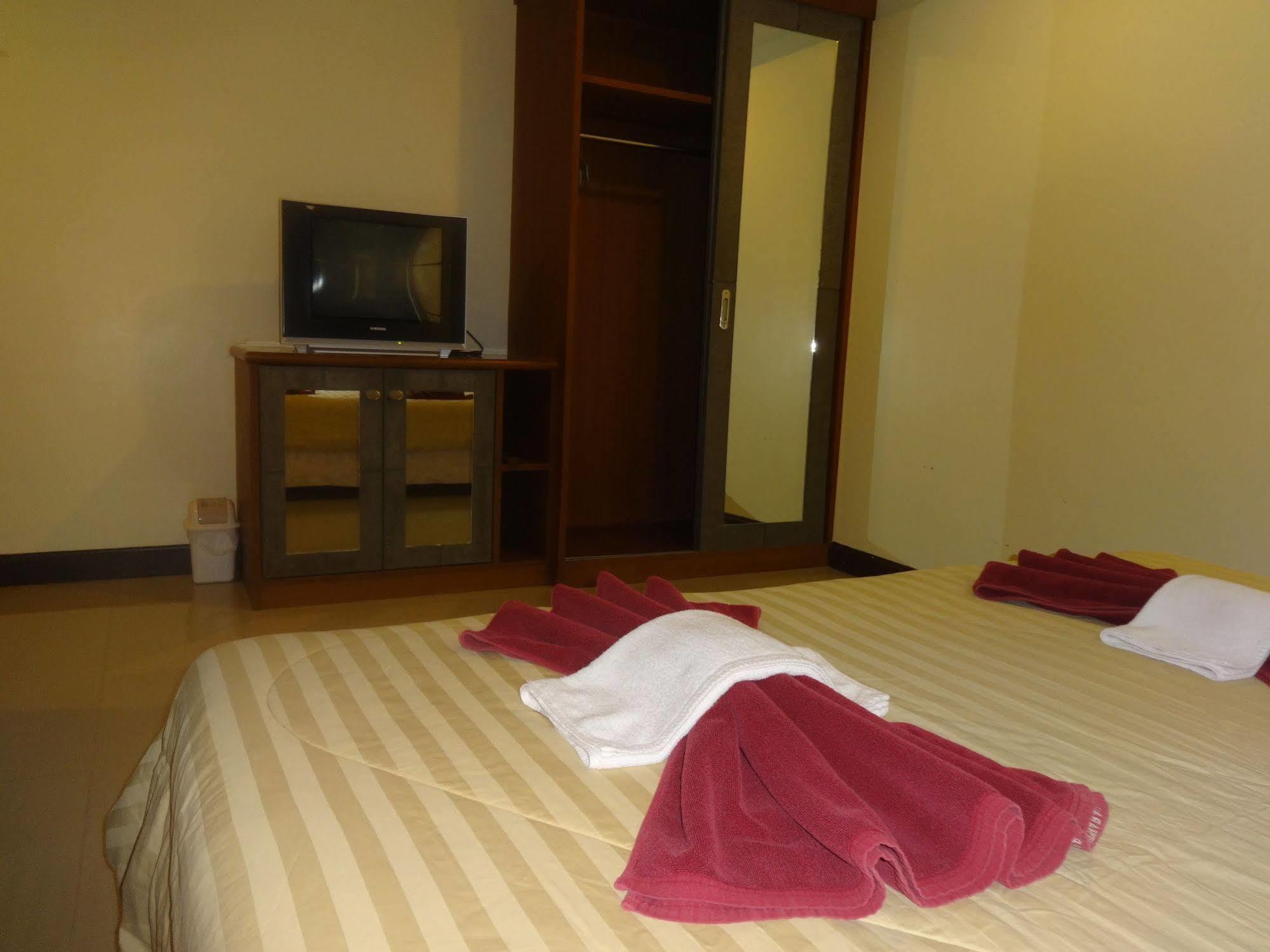 Pornthep Hotel 2 Ban Klong Haeng Bagian luar foto